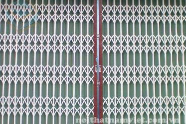 Cửa kéo công nghệ Đài Loan có lá lắp đặt tại TP HCM